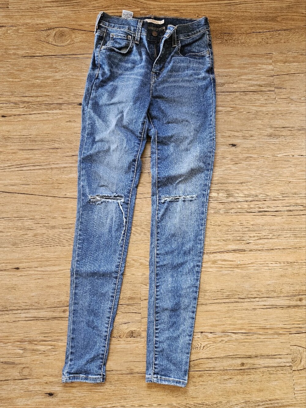Levis 720 High Rise Super Skinny Size 25